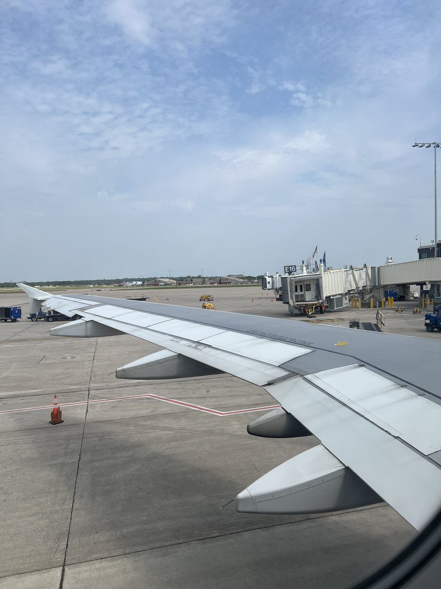 BrandonPeddyco1's tweet photo. Preseason Week 3 takes us to Philadelphia, Pennsylvania! Off we go! @nacholeber @GabeAHenderson @PAOnTheMic @PeteBercich @DawnAtFOX9 @Chris_Hawkey @MeatSauce1 @Vikings https://t.co/8XEXLaOcHQ