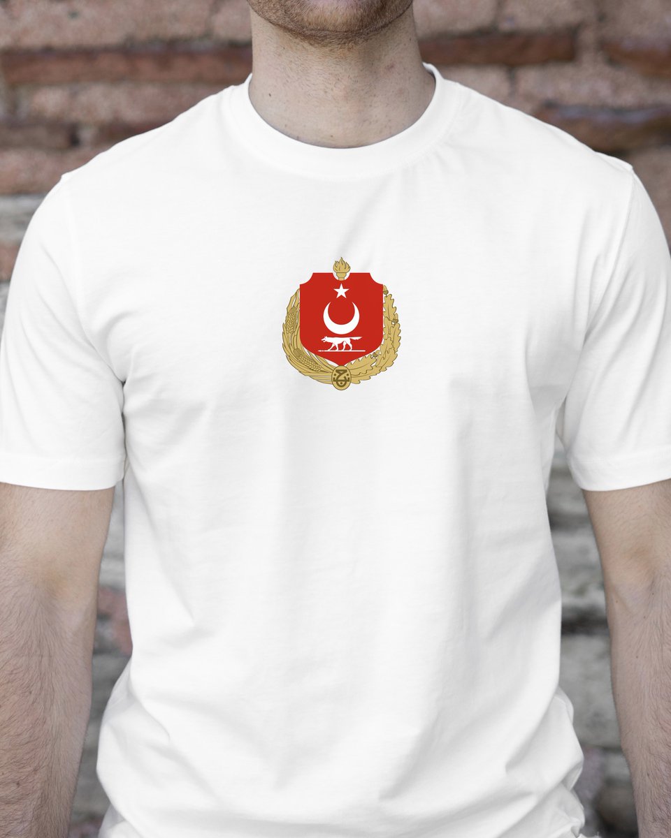 Tilki_Shop's tweet photo. 📣 ÇEKİLİŞ 🐺

Bu gönderiyi RT edip hesabımızı takip eden 3 kişiye BOZKURTLU ARMA tişörtü, 2 kişiye de BOZKURTLU ARMA kupa bardak hediye ediyoruz!

👉🏻Tüm ürünler: 🔗https://t.co/GqrycyHUnp https://t.co/HQmY47SMRp