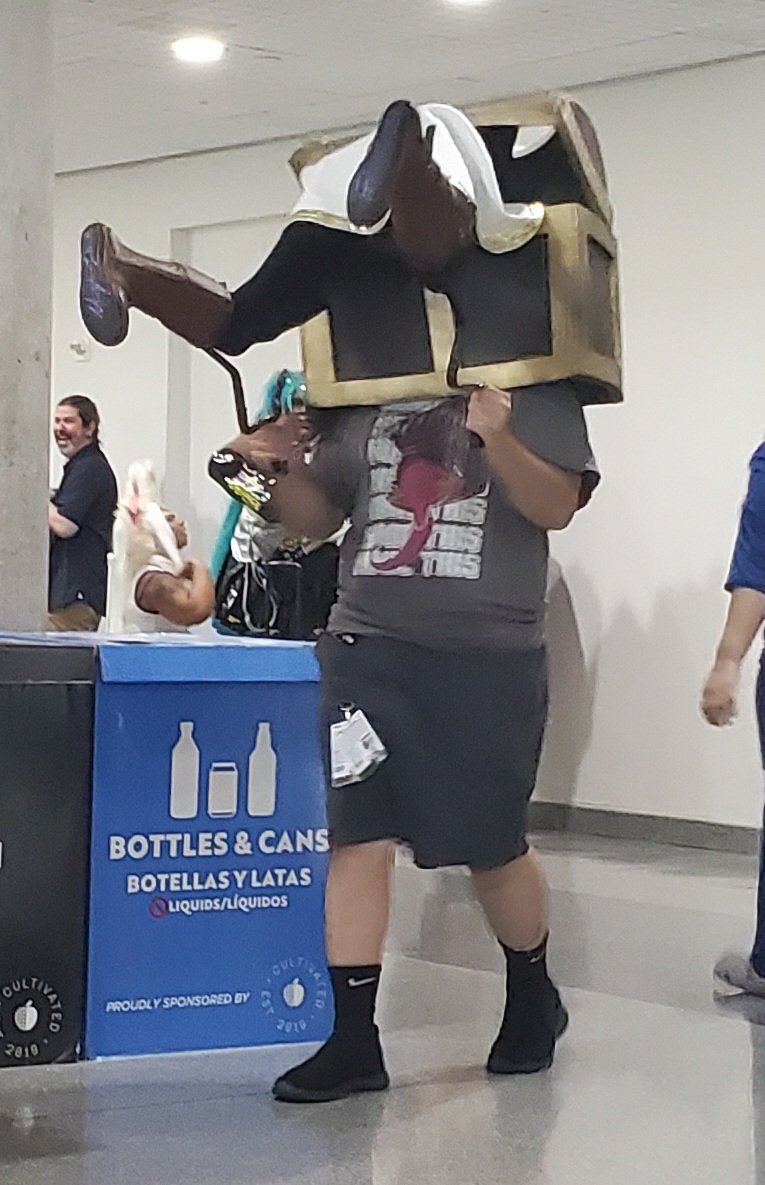 Albuutt's tweet image. Best cosplay at ANYC