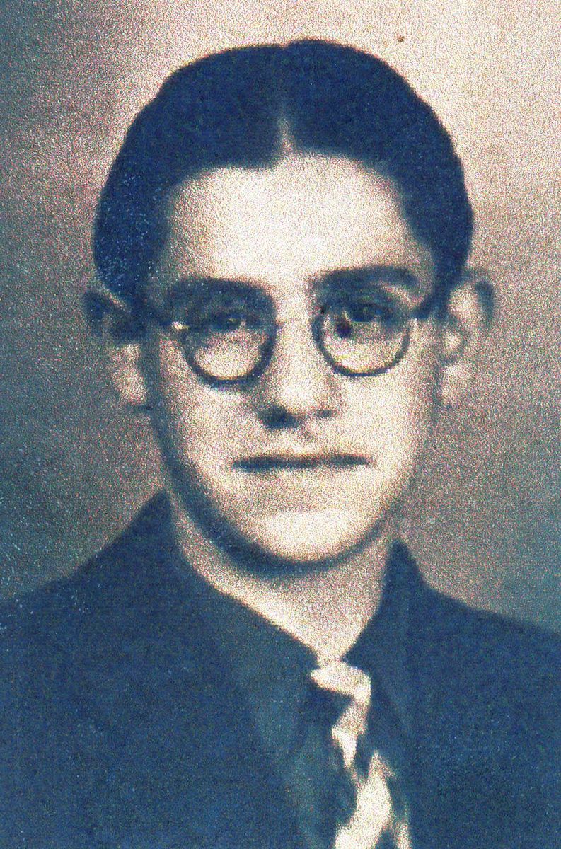 23 August 1925 | Jewish boy, David Karmazyn, was born in Luxembourg. He emigrated to Belgium.

He was deported to #Auschwitz from Kazerne Dossin in Mechelen on 4 August 1942. He did not survive.