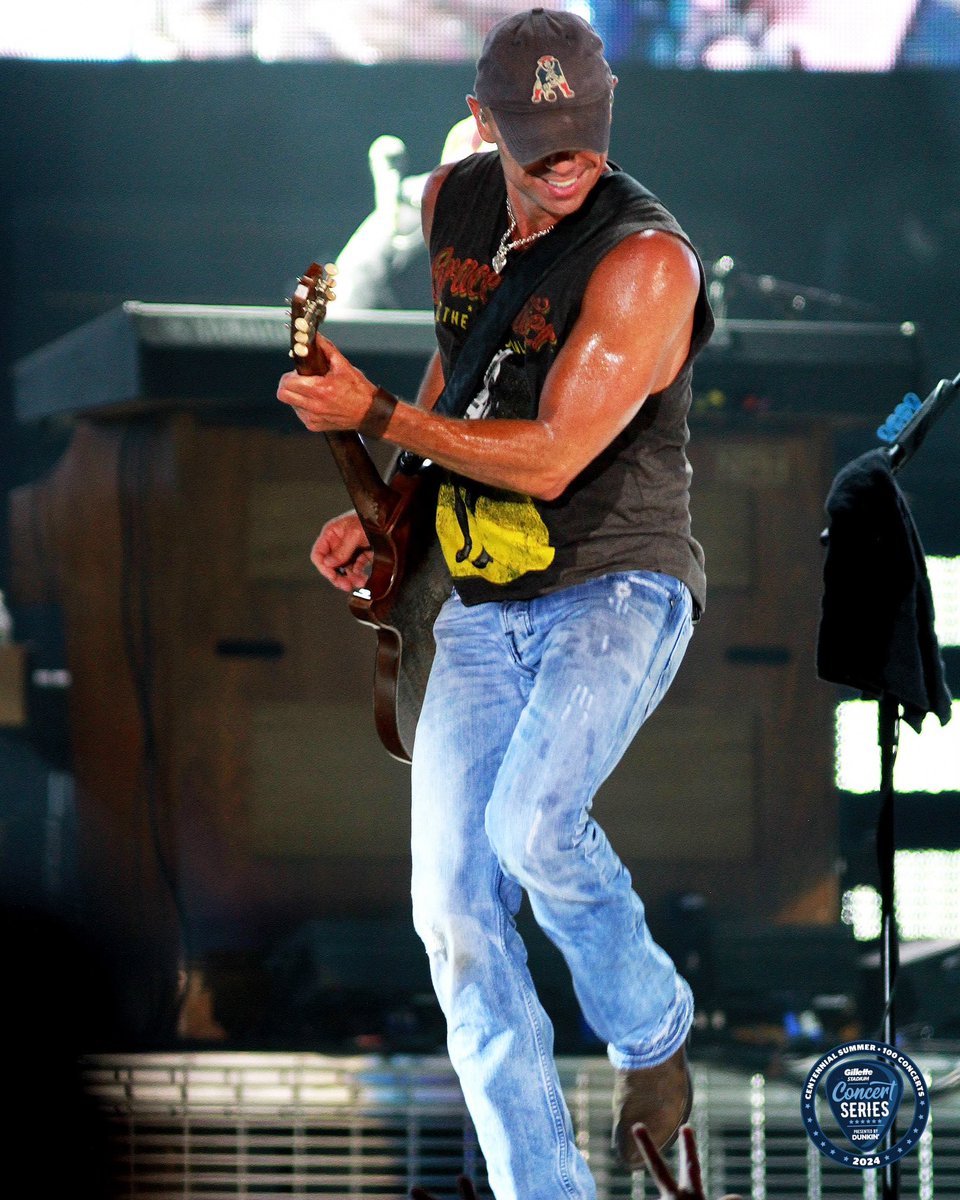 GilletteStadium's tweet image. Wishing you were a part of this epic weekend in Foxboro? Well we've got a chance to win your way in! 🏴‍☠️🎟️

RT &amp;amp; follow us to enter to win 2 tix to the 8/25 show.

bit.ly/3YSkznd