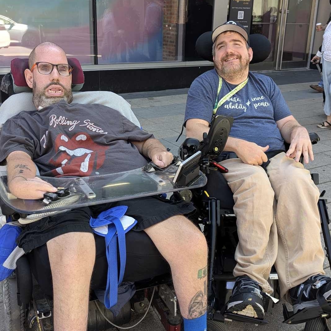 Out for a roll, bud!
#Ottawa #Centretown #RollingEnigma #RyanLythall