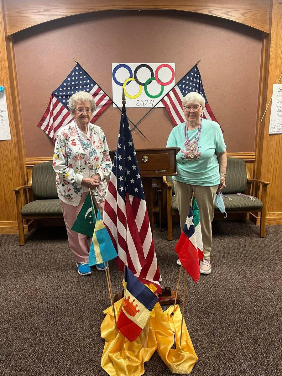 HPofWarren's tweet photo. Our residents are #1 in our hearts! 🫶🥇 This week we celebrated #NationalSeniorCitizensDay, and our community took the time to celebrate, cherish, and honor the residents of our community. #SeniorDay #SeniorCitizens #LoveOurSeniors #Residents #SeniorLiving #WarrenIndiana https://t.co/O1ZZLkPBit