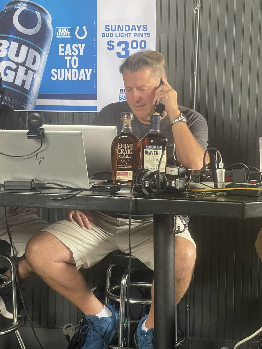 jwgoad's tweet photo. @JMV1070 #theridewithjmv from #syds https://t.co/BcTPkrZjc7