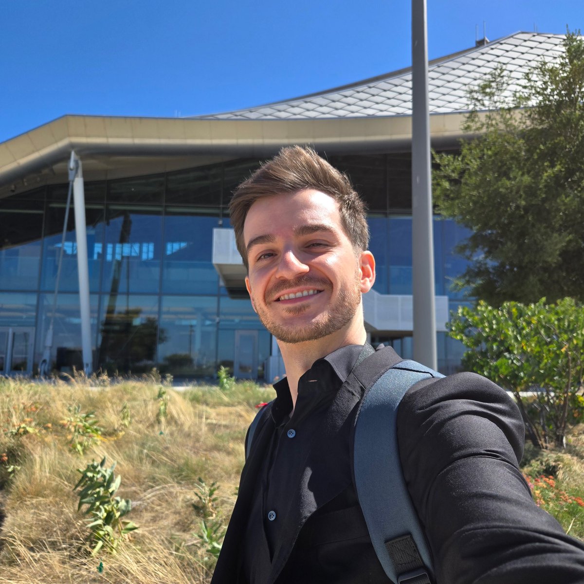 ZONEofTECH's tweet photo. Aside from inviting me to the #MadeByGoogle Pixel 9 event, Google also gave me a tour of their HQ, in Mountain View, Silicon Valley, California! 

The experience was amazing! From touring Google’s offices, to visiting their store & riding the famous #GoogleBikes, this was for sure, an unforgettable experience!

Thank you @GoogleUK!😁

#GoogleHQ #GoogleCampus #GooglePlex #Google #MountainView #SiliconValley