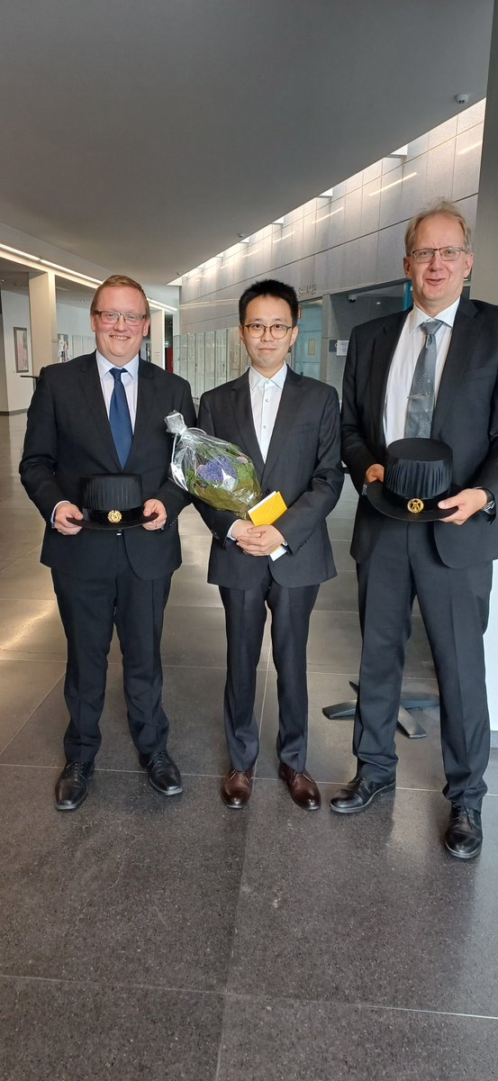 Today was Xinzhi's great day! Thank you prof. Antti Karttunen from Aalto Univ. for a great discussion. #HelsinkiChemistry