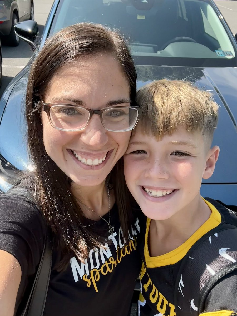 christiansenj21's tweet photo. First Spartan Spirit Friday of the year at DEW!! π€π #MontourProud #MontourFamily @DEWMiddleSchool @MontourSD https://t.co/y32ITWLfus