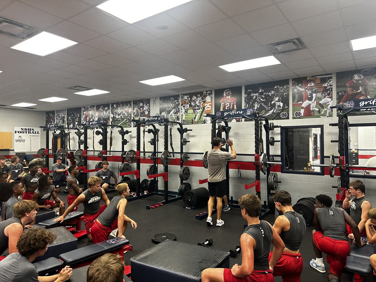 NDGriffinFB's tweet photo. The freshmen have been working hard and learning in the weight room with Coach Merry! #KDTD https://t.co/tFGeYlNLrS