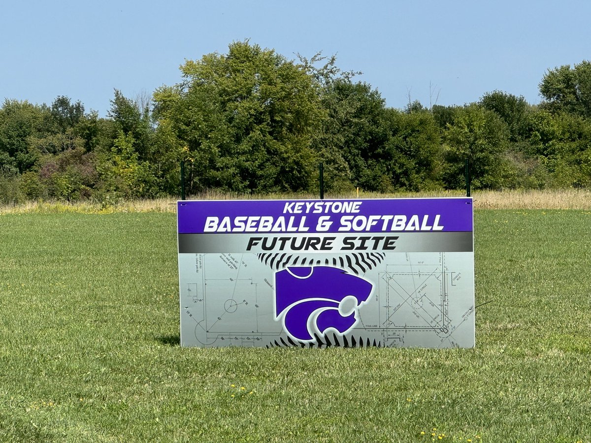 Ahhhhh!!! What a fun treat to see on this Friday afternoon!!! 💜💜💜🥎🥎⚾️⚾️💜💜💜