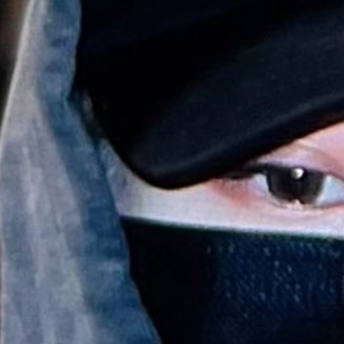 SÓ EU TO VENDO CABELO ROXO?