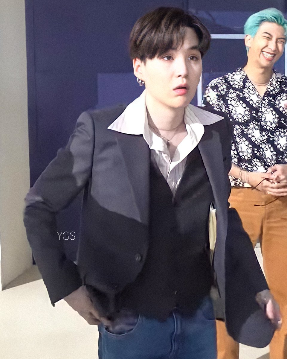 yoongi cat pics tweet media