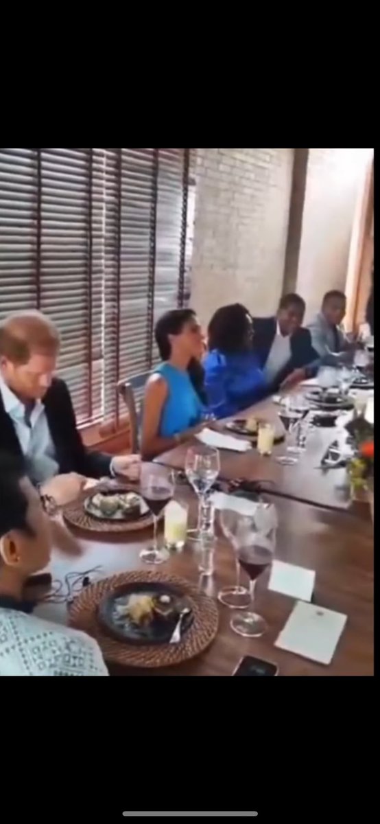 0Rthebest91033's tweet photo. WOW, Harry…. How The Mighty Has Fallen!! 
#HarryandMeghanInColombia #MeghanMarkleColombiaClownShow  #ColombiaBackLash4HarryAndMeghan #SussexsShitShow #DuchessOfMisformation  #DumbPrinceAndHisStupidWife #PoorHarry #HarrysVictimCardNeeds2BePulled #FakeRoyalTourByMeghanAndHarry https://t.co/4ktOK0qy4R