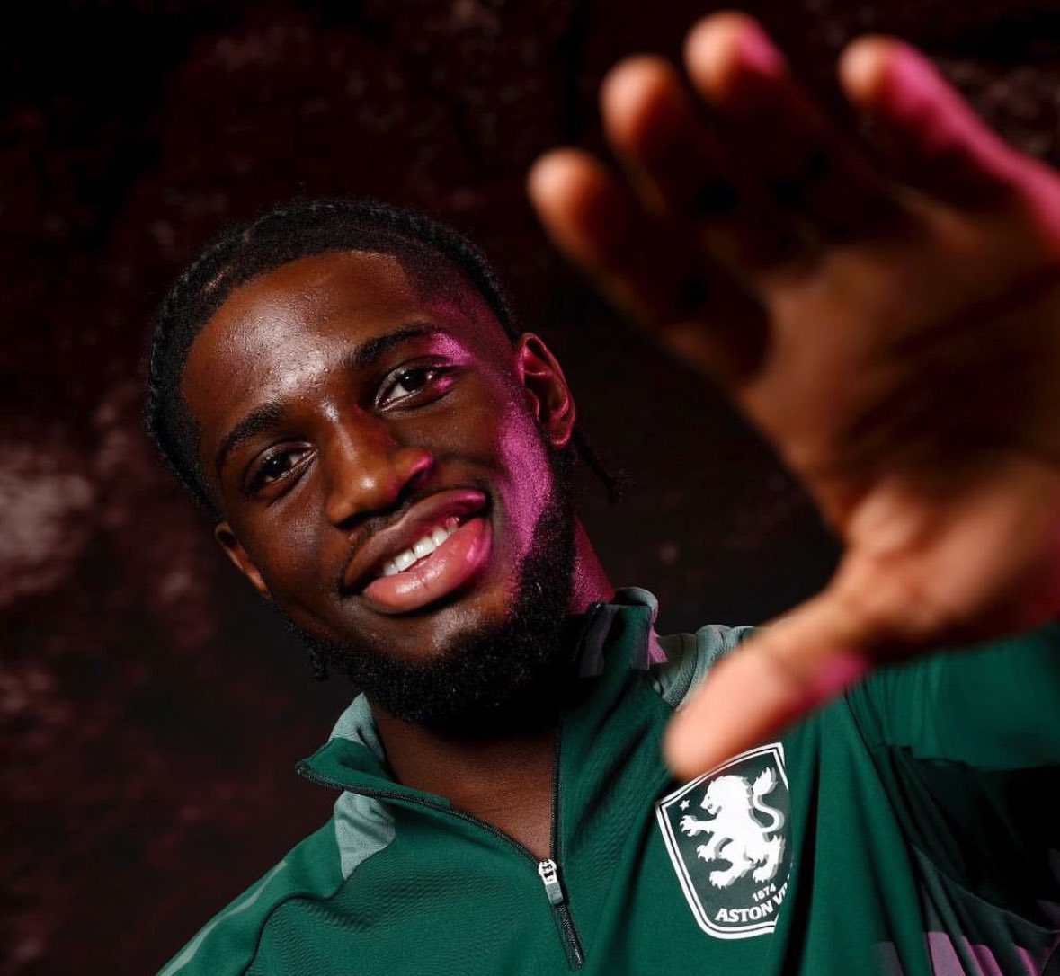 🔴🔵 Samuel Iling Jr from Aston Villa to Bologna, here we go! #AVFC accept loan proposal with salary covered.

Iling Jr will be back to Serie A on straight loan after joining Villa from Juventus as part of Douglas Luiz deal.

No buy option included, medical on Sunday.