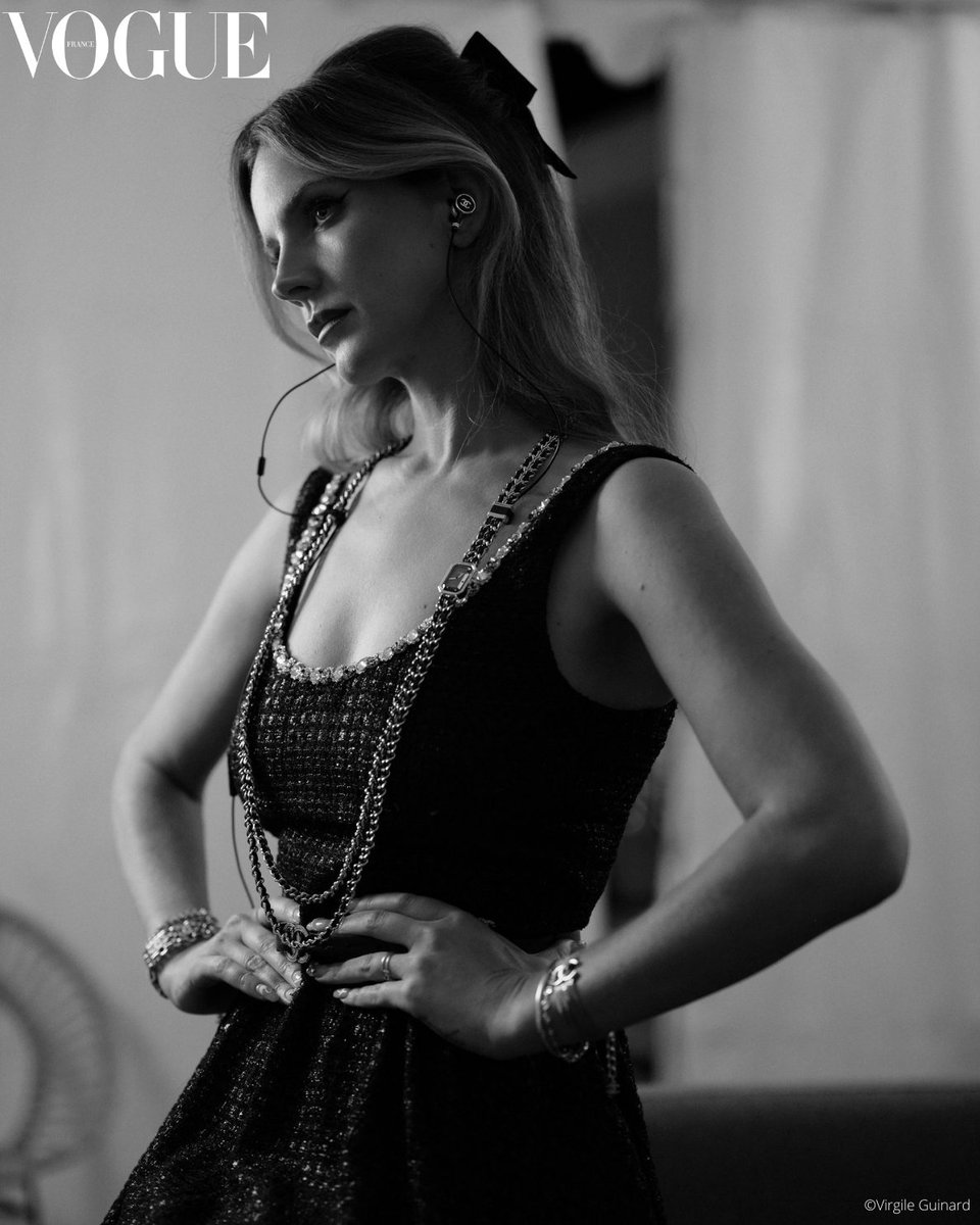 VogueFrance's tweet photo. Au festival Rock en Seine, #LanaDelRey a livré une performance haute couture dans un look signé #Chanel.
https://t.co/dCNmTyX3fh

©Virgile Guinard
#RES24 https://t.co/D9sD8J6vqr