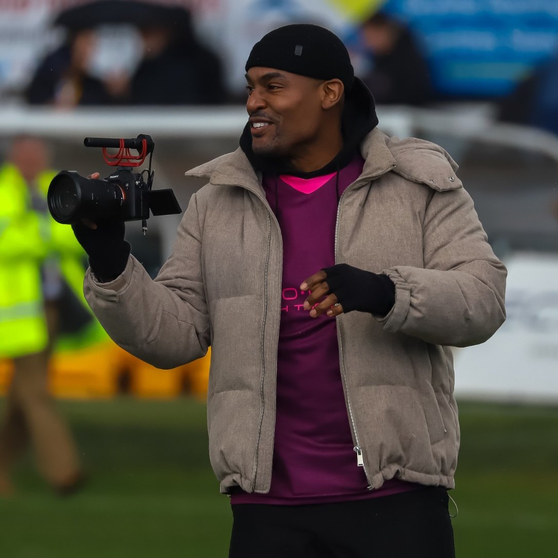 suttonunited's tweet photo. Happy birthday to our new fan and co-owner @PaulCBrunson 🥳🎈

Let's celebrate with a win 💪

#AmberArmy | #SuttonUnited | #SLFF | #ForeverAmber 💛 https://t.co/t1H9shPCas