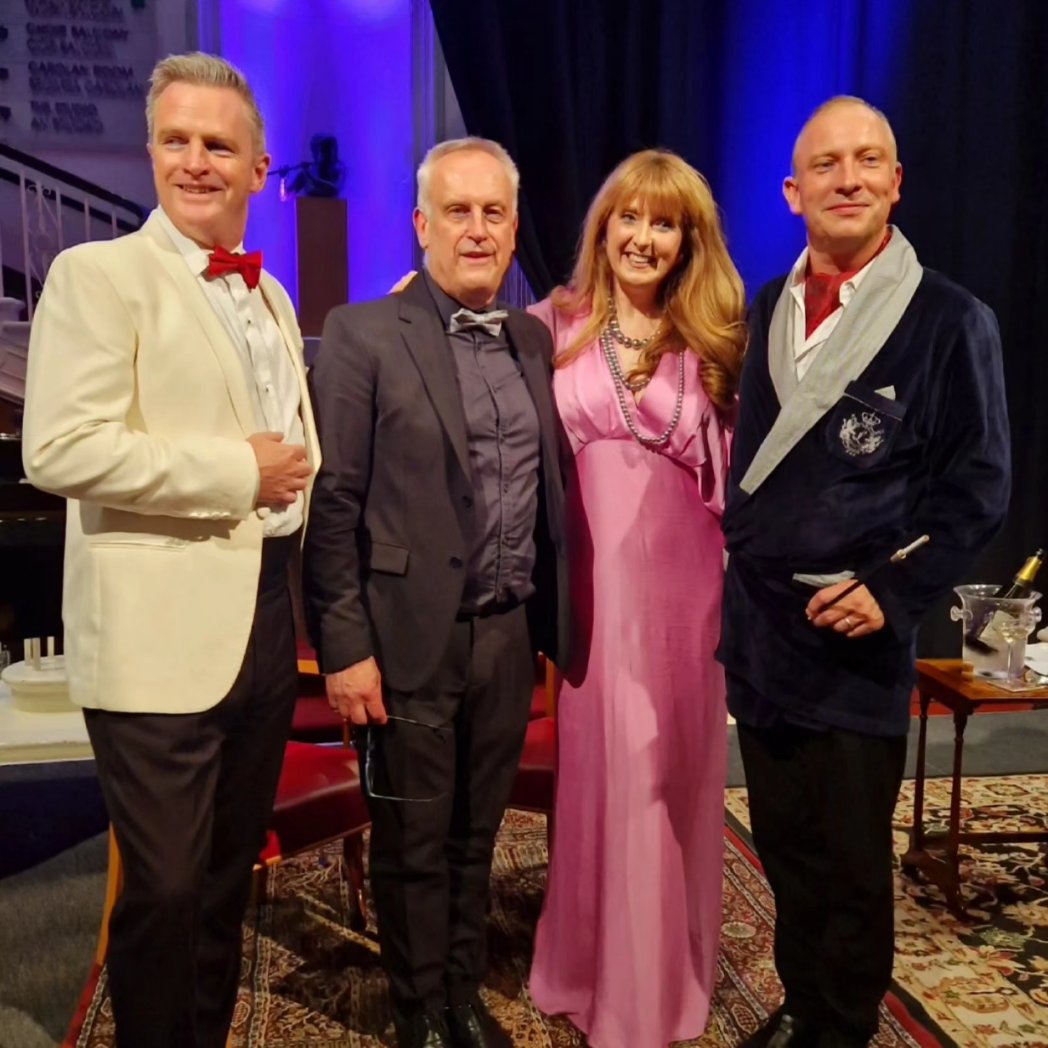 SandraOman1's tweet image. A beautiful afternoon in the company of these uber-talented gentlemen on our #soldout #NoelCoward concert #MadAboutTheBoy @NCH_Music 

With @SimonMorganIRL @PeteMcCamley and #DavidWray