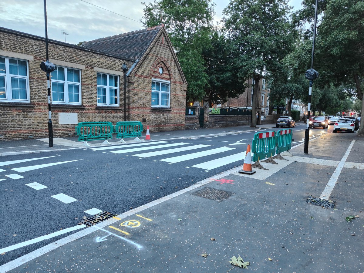 Great to see the brand new crossing and wider pavement on Arragon Road by St Mary's Primary School, ready to open for the new school year.

Thanks to residents for their patience during construction. Several new trees will be added in the winter planting season 🌳🌳