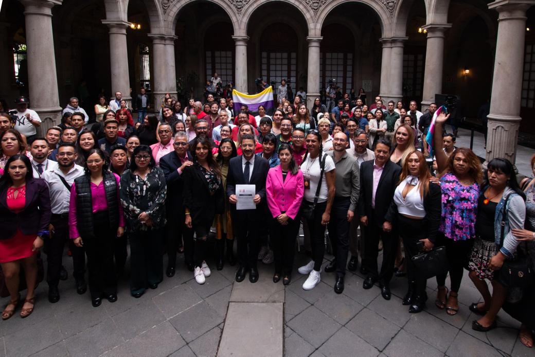 Publicamos en la Gaceta Oficial las reformas aprobadas en el <a href="/Congreso_CdMex/">Congreso de la Ciudad de México</a> para tipificar el delito de  transfeminicidio, que se sancionará con penas de hasta 70 años de prisión.

Con la también llamada Ley Paola Buenrostro enviamos un mensaje claro: la violencia contra las