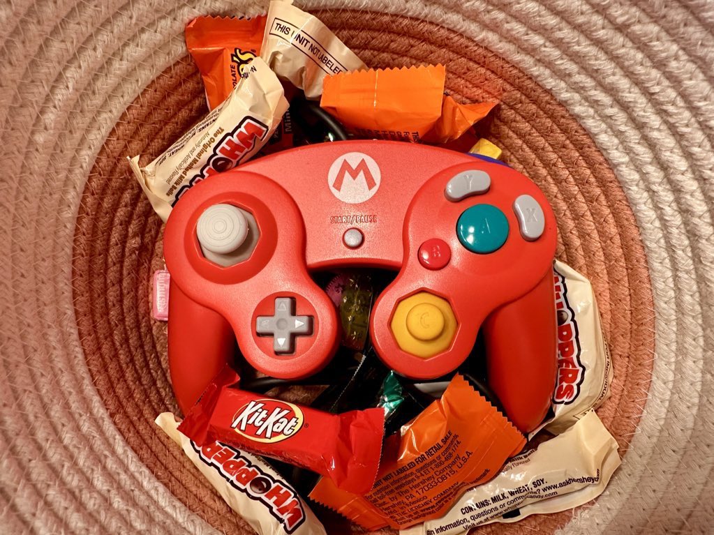 I’ll be at Garden Brawl tomorrow if anyone needs any controller repair/support! Will also have some budget phobs for sale in case a poor soul dropped their conch. Also lastly, congratulations to <a href="/Nation423/">Nation</a> for winning the giveaway! Will be doing another very soon.