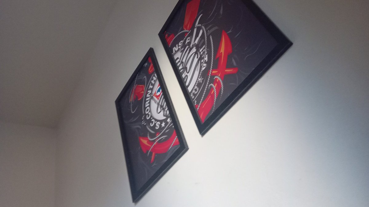 lohhily's tweet photo. boa tarde, o namorado de vcs por um acaso tem um quadro do Corinthians? https://t.co/IrE1VfIjnM
