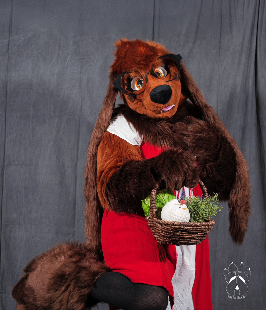 KaylaThePupper's tweet photo. Won’t you come frolic in the garden with me?~ 🐶❤️

#furry #fursuit #fursuiter #furryfandom #FursuitFriday https://t.co/e7QBCle3UV