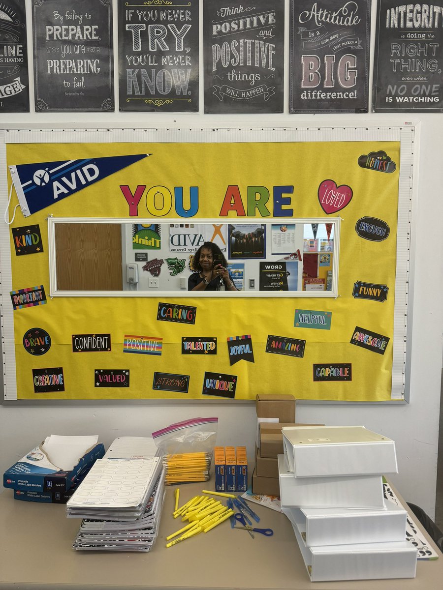 deerob55's tweet photo. JH AVID Scholars started the new year on a WICOR Journey with Organized Binders… One School… One Binder. @AVID 4College ID @Steelersjodie @JeffHoustonPK8 https://t.co/bhn78NZhz9