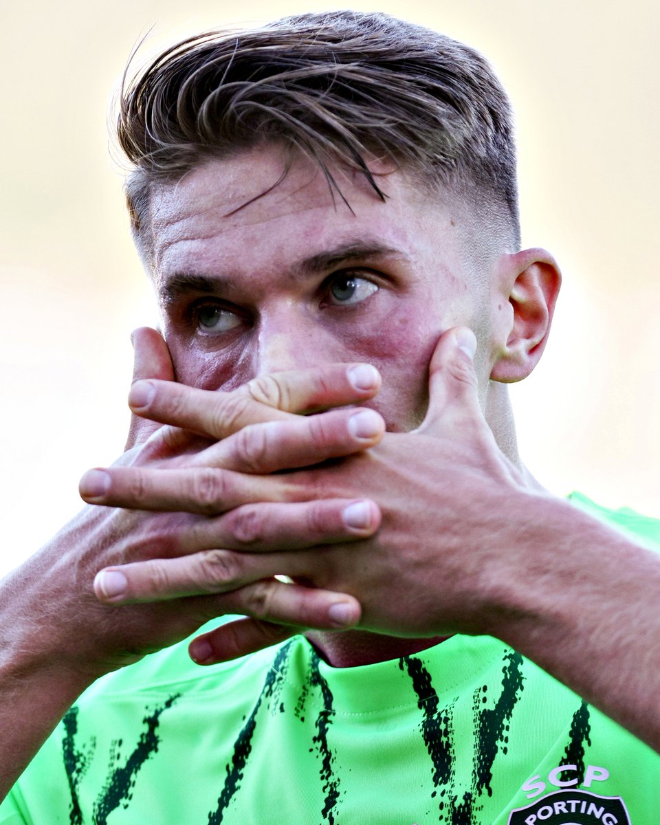 Hat-trick. 6 golos em 4 jogos. ABSURDO.