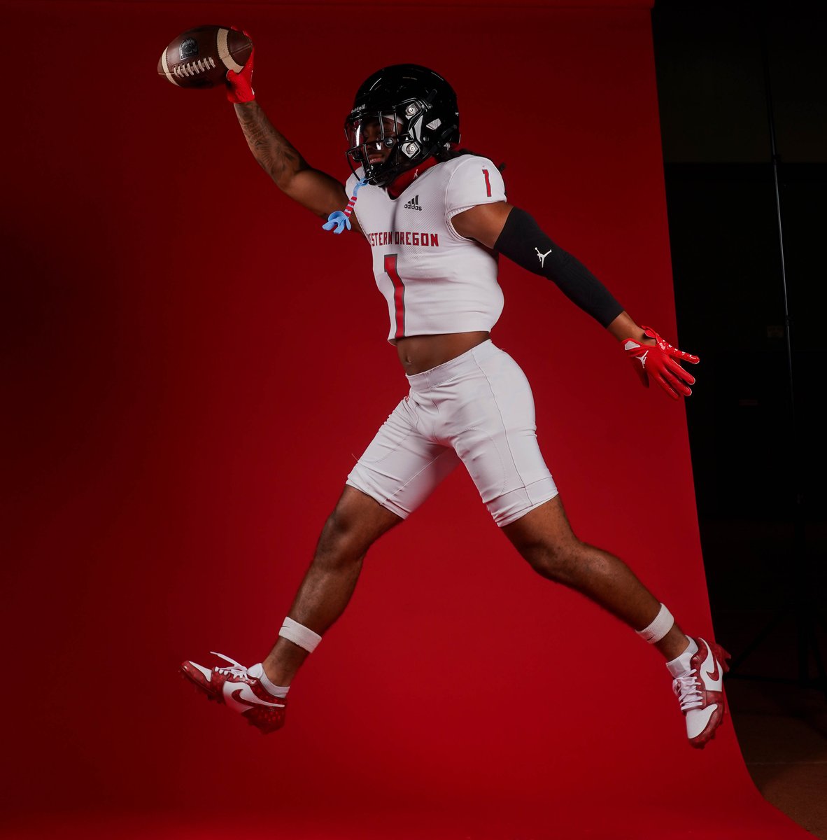 Western Oregon Wolves Athletics tweet media