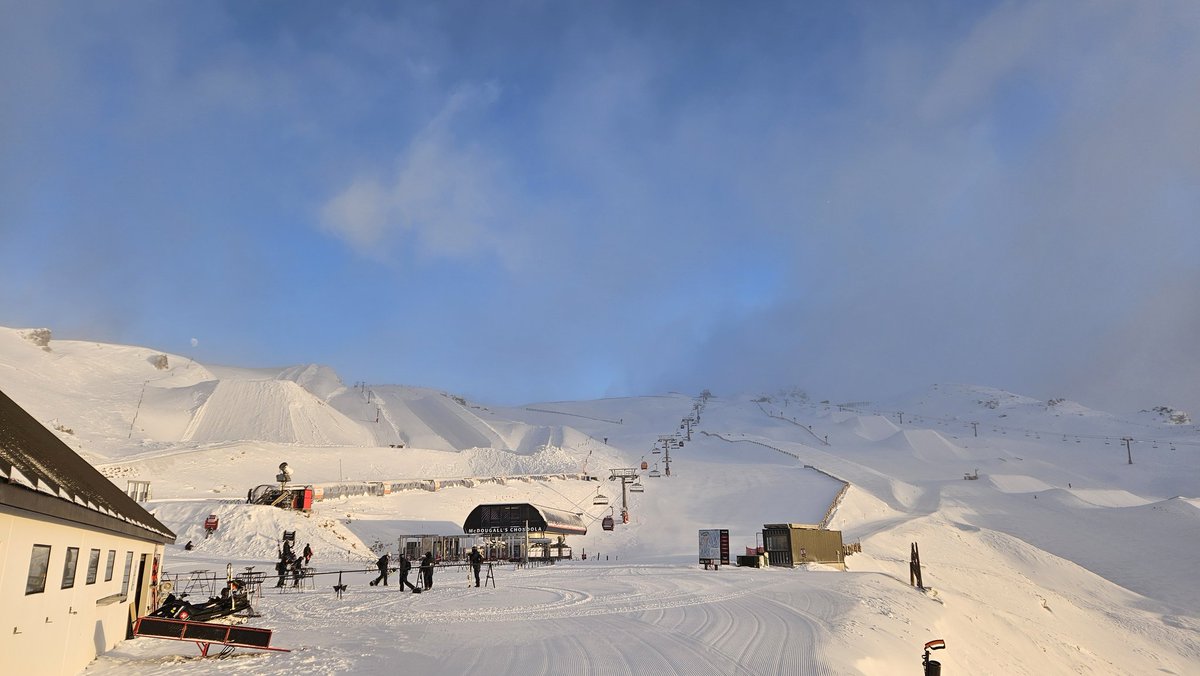 markhoorocks's tweet photo. Day 3. Let's fuckin go!!! ❄️ 🏔 #Aotearoa #Cardrona https://t.co/bJUdg95nP4