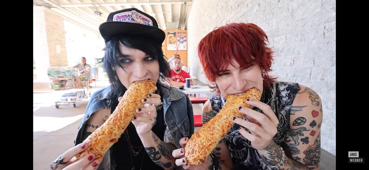 _Isabelmendes's tweet photo. @jakewebber How about this. Hungry asssss 😭 https://t.co/tX3kLwBFCN