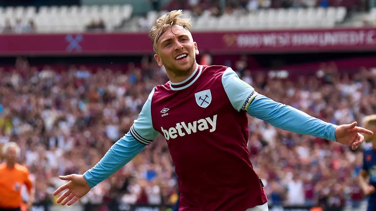 WestHam_Central's tweet photo. Dani Dyer has revealed that her son, Santi, has been singing Jarrod Bowen's chant at nursery.

😂😂😂😂😂 https://t.co/23c8zL2t53