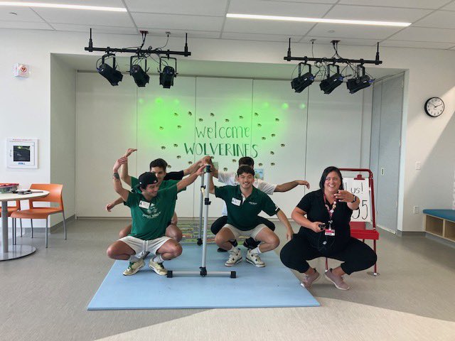 UVUwre's tweet photo. Spending the day with these incredible kids at Primary Children’s Hospital!🏥💚

#GoUVU | #ValleyForged https://t.co/WIODKnTlza