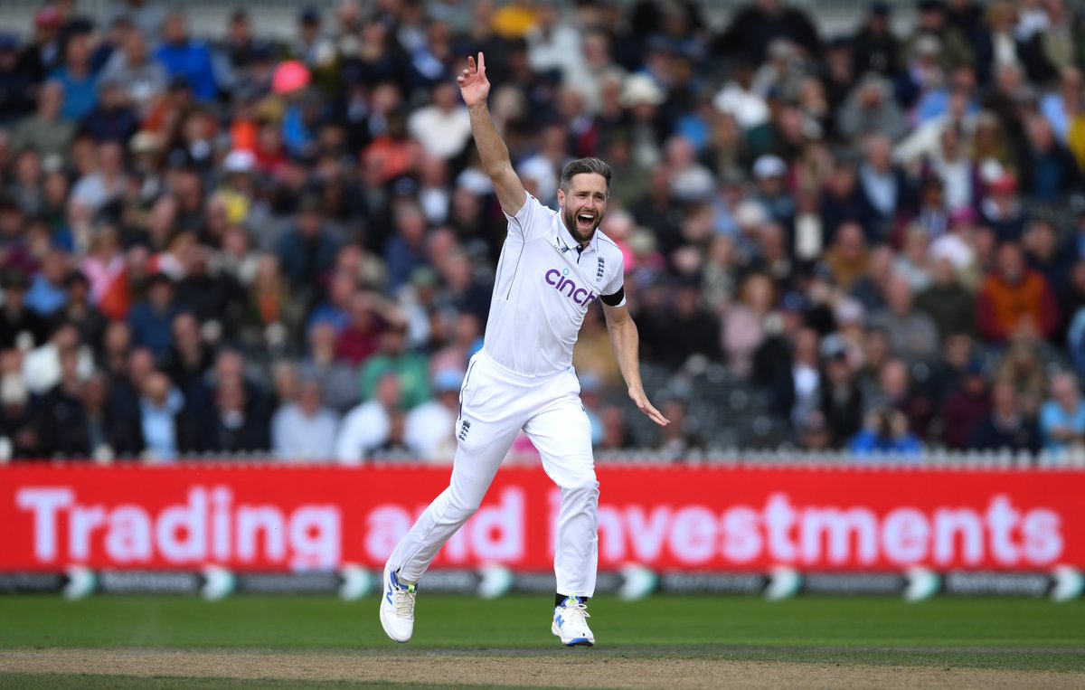 📸 <a href="/chriswoakess/">Woakes</a> celebrates picking the wicket of Angelo Mathews as <a href="/englandcricket/">England Cricket</a> close in on victory in the First Test at Emirates Old Trafford. 

#ENGvSL