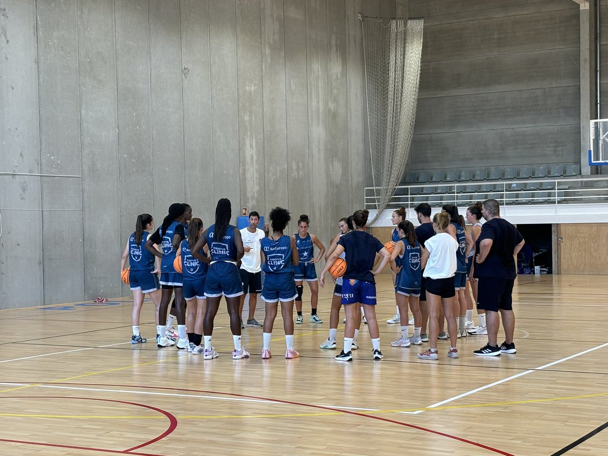 Damos pistoletazo de salida a la temporada 2024/25. 

Primera sesión en pista del <a href="/azulmarinopalma/">Azulmarino New travel</a> en el Statge en las instalaciones de <a href="/EsportsPollensa/">Esports Pollença</a> 

Presentamos campaña socios <a href="/palmerbasket/">Palmer Basket Mallorca Palma</a> bajo el lema del #ColorDunaIlla para una ilusionante #SegundaFEB

¡A por ello!👊🏻🏀