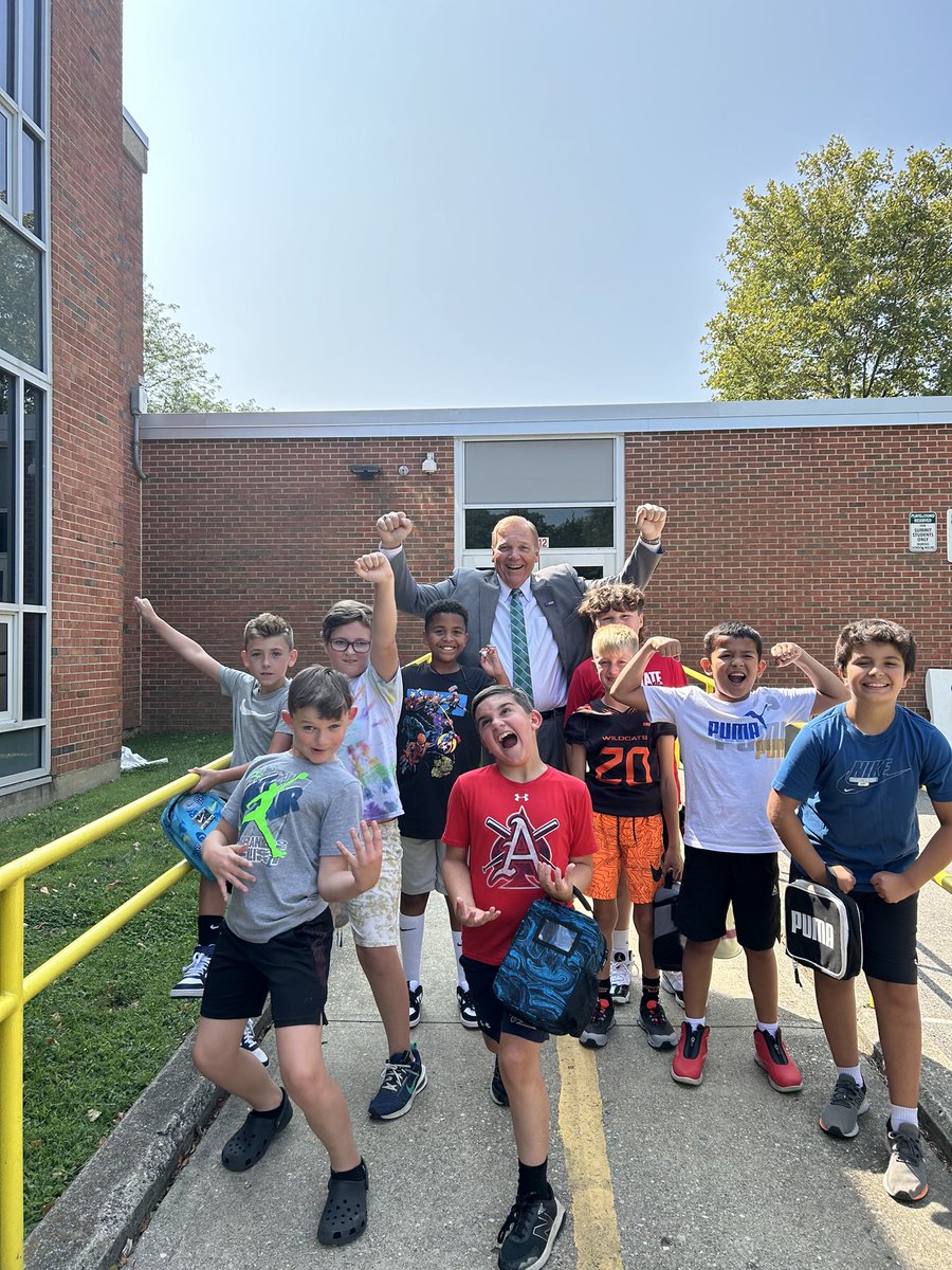 Larry Hook tweet media