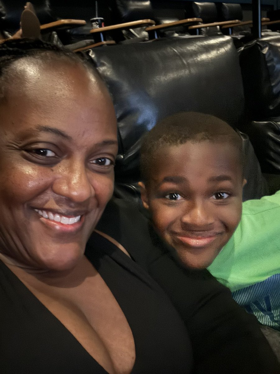 HeatherMcTeer's tweet photo. ❤️❤️ still for @CleanAirMoms 🥰
#peopleoverpollution https://t.co/9azbr1ajbS