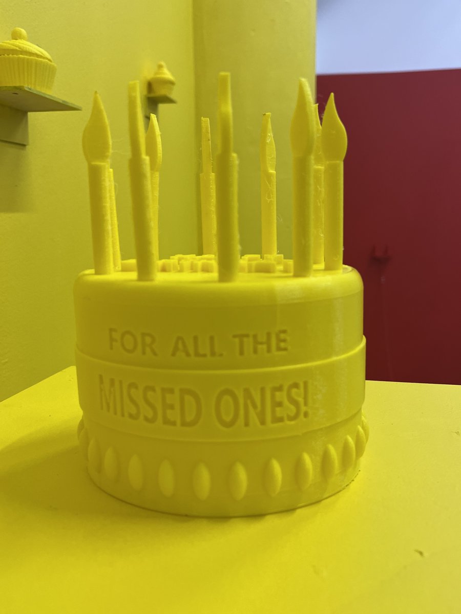 StudioBreak's tweet image. Podcast #309 with Elliot Bowers is live and linked below, @davidlinneweh &amp;amp; @johnny.disco dropped in for a chat about their solo exhibition “Displacement” currently on view @purplewindowga1 Mana Contemporary in Chicago.  davidlinneweh.com/studio-break/e…