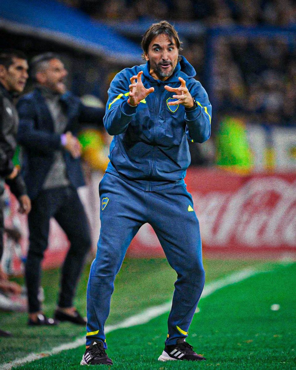 Vale_nervi's tweet photo. Riquelme y tu consejo del mate lo unico que te pido que por favor no lo dejes ir o no se te pase por la cabeza echarlo por quedar eliminados porque no fue culpa de el quedar eliminado porque vos y tu dirigencia traen los refuerzos que vos queres no los que pide el tecnico https://t.co/9rWHvLxAKl