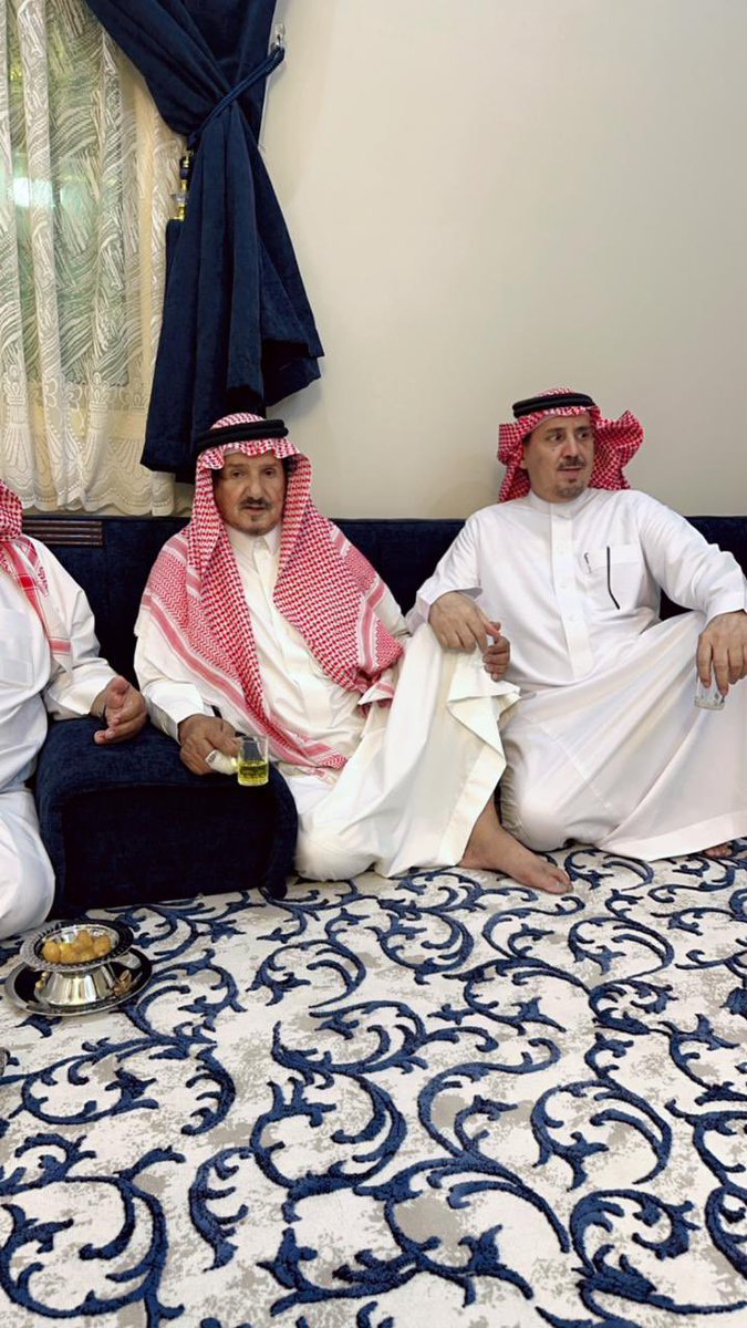 alkamikh1's tweet photo. اللهم لك الحمد والشكر 
على سلامه فراج بن #منير بن #بقشان #الصمله  من الحادث المروري واقامو الليله ابناءه الكرام مادبة عشاء في محافظة رماح 
ويشكر سعادة العميد المتفاعد منير بن سعود بن بقشان من قام بتهنية بسلامة من اتصال ومن حضور وشكرا للجميع
@mnbr_subia3 
@subae3 https://t.co/I7wyxhH5ak