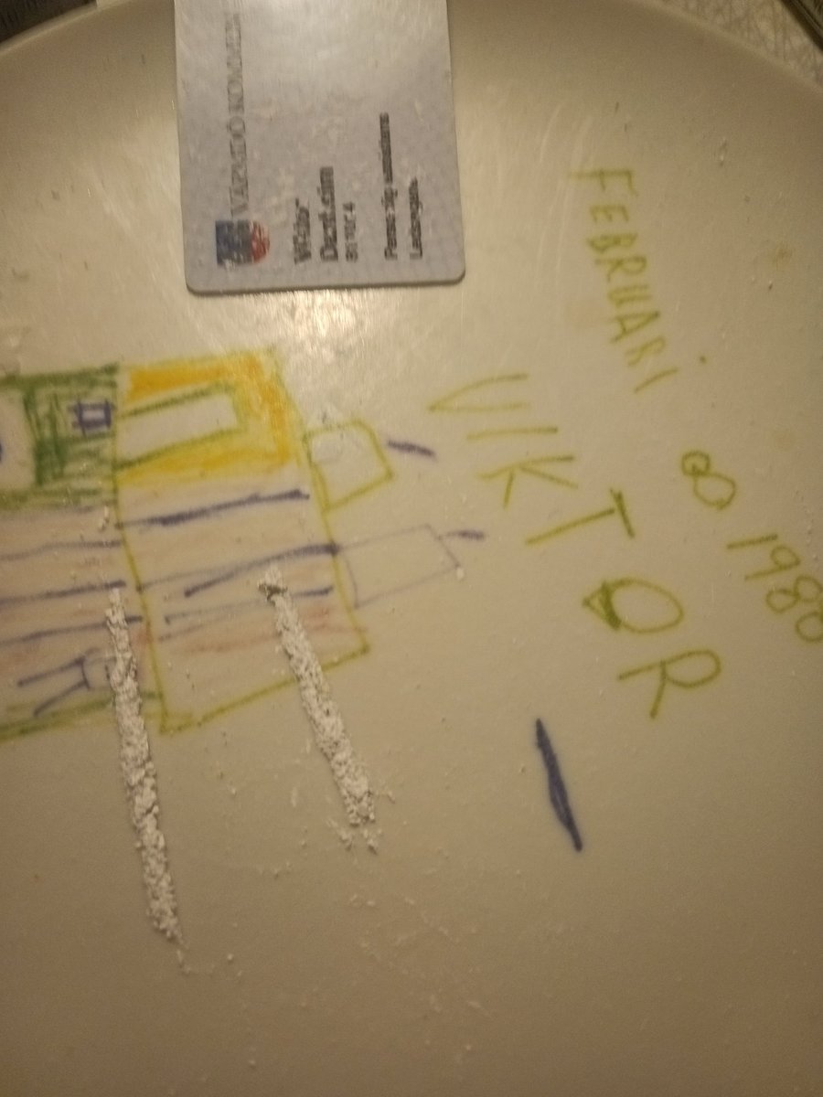 BooDanheim's tweet image. Smutt Rui. Some after work kickers so i survive another night
 Been high non stop for over 3!week.  #Lovehigh  #SoftaOfta #Stockholm ✌️😇🇪🇺🇺🇦🎶🏴‍☠️🌍💛❤️💙💯🌲💨✨⛈️🤩💊❌❌❌