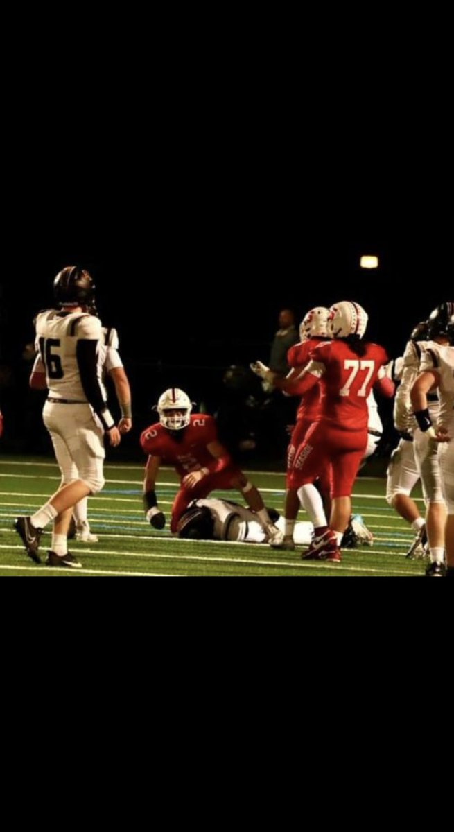 Jake_White2's tweet photo. He's a little tape of my best plays my junior year, unfortunately my season was cut short because I broke my hand, but big things coming from seaside this year to close up my senior year. #moc #seasidefootball 

https://t.co/CIGw61IlE1 https://t.co/Fx9wvPNMI7