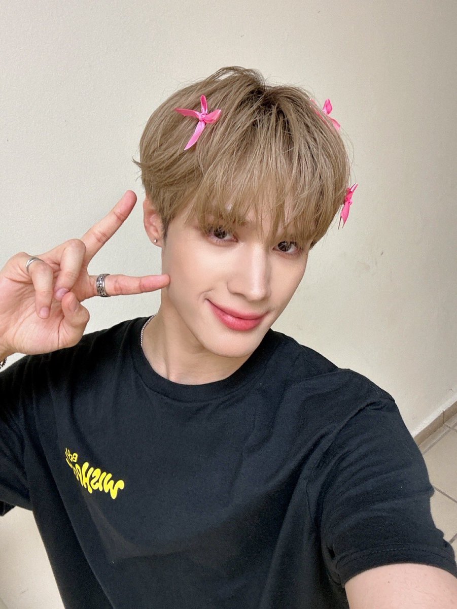 JaychangArgfan's tweet photo. 📸
Listón~ 🎀🎀 ¡¡Gracias PuertoRico~!! ✨
#BDU #BDU #JAYCHANG #Jaychan #ジェイチャン https://t.co/HfVfqhlELM