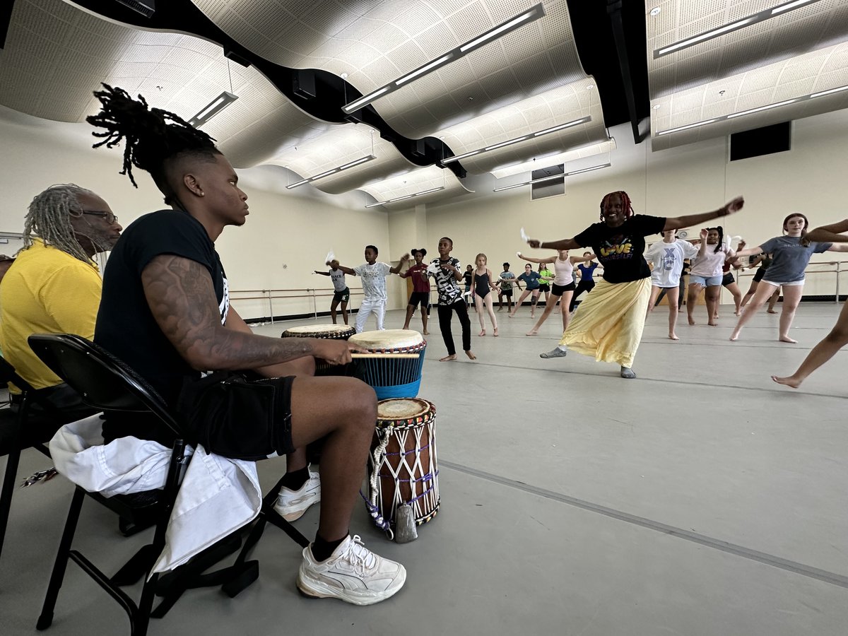 New Ballet Ensemble & School tweet media