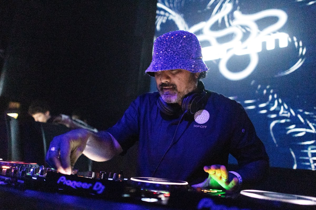 Had a devil of a good time on Friday at <a href="/PRYSMChicago/">PRYSM</a> opening for <a href="/hatiras/">Hatiras</a>. Excited for the next one! <a href="/hop_chicago/">House on Paulina</a> <a href="/TheDiscoDeli/">TheDiscoDeli</a>