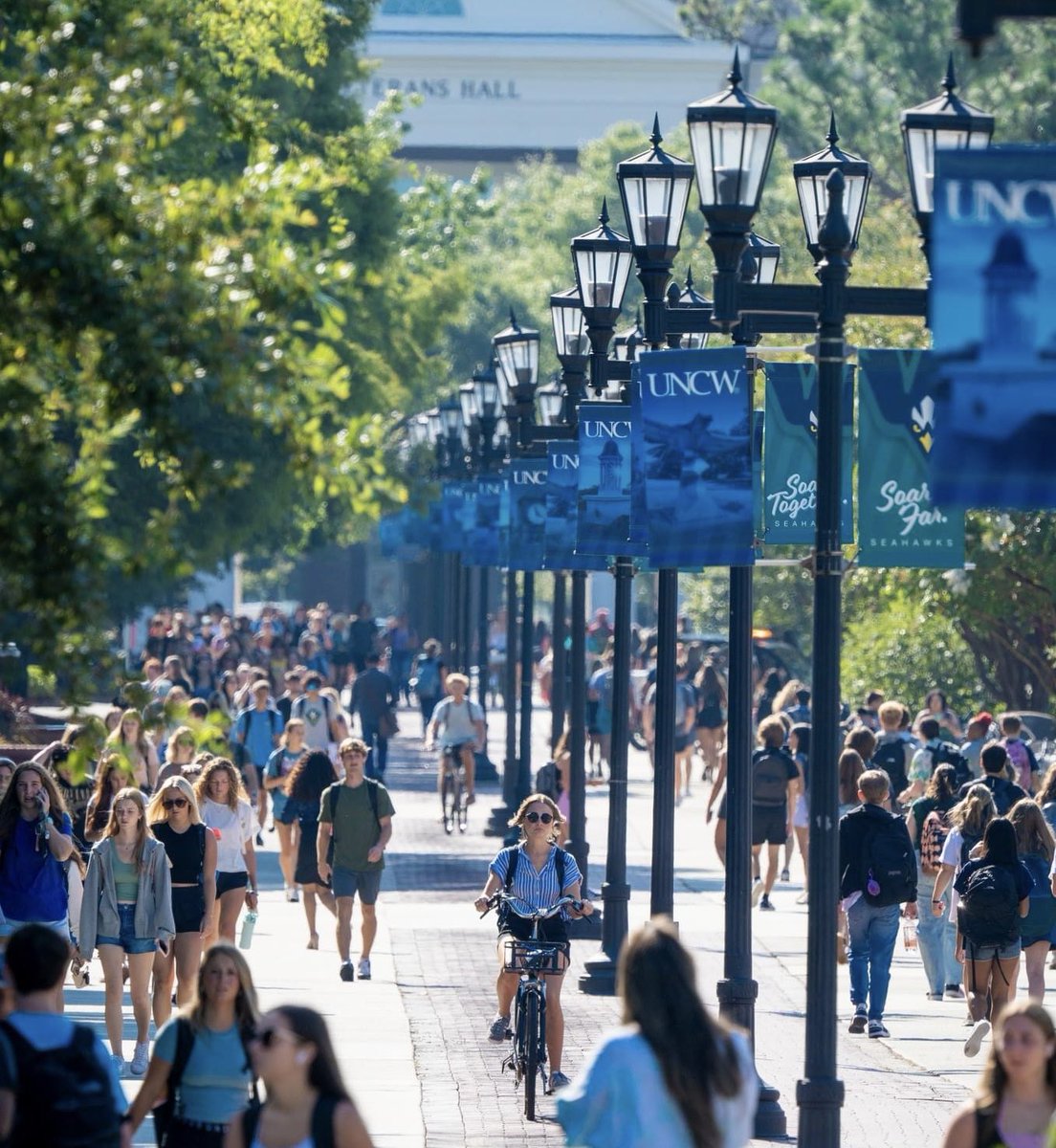 Wonderful to see Seahawks back on campus!