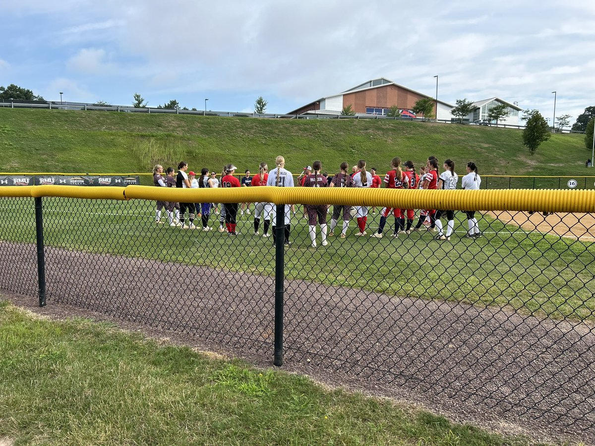 MarynHepler's tweet photo. I want to thank @RMUSoftball along with @CoachJexx_RMU and @24srs_ for having me at their alumni camp this past weekend! The experience, campus, and staff was amazing! Looking forward to coming back, and go Colonials! https://t.co/CjIiO2lUqt
