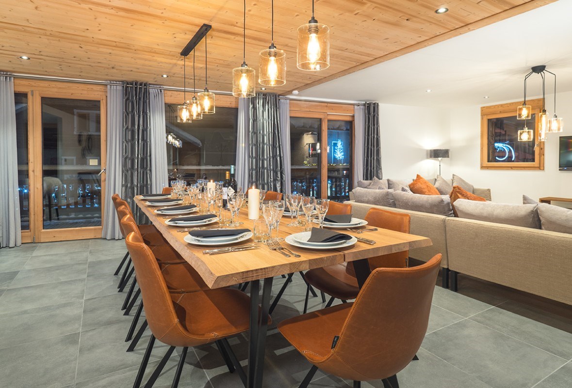 VIP_SKI's tweet image. At VIP SKI we live, breathe and sleep skiing and understand that many of our clients do too. 

We’ve taken care of the service side. The real fun starts when we welcome your group through our front door and get to know you all as individuals.

Colibri Uno | Morzine | Sleeps 8-12