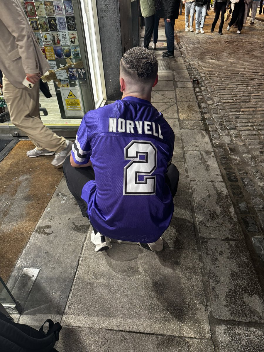 TJ_Pittinger's tweet photo. 😭😭😭😭 bro I love FSU fans @Coach_Norvell https://t.co/WojK52TKLt