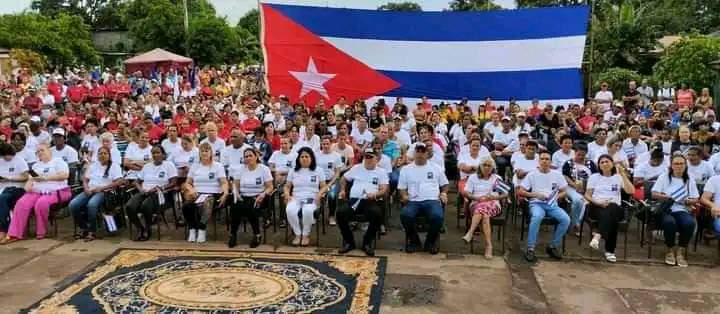 YadeDelaCruzFdz's tweet photo. Celebramos las federadas moenses nuestro acto provincial por el 64 aniversario de la organización. Felicidades para todas las mujeres cubanas. #PCCMoaTrabajaYEnaltece #HolguinSi #FMCMoa https://t.co/gaL5I6lYzp