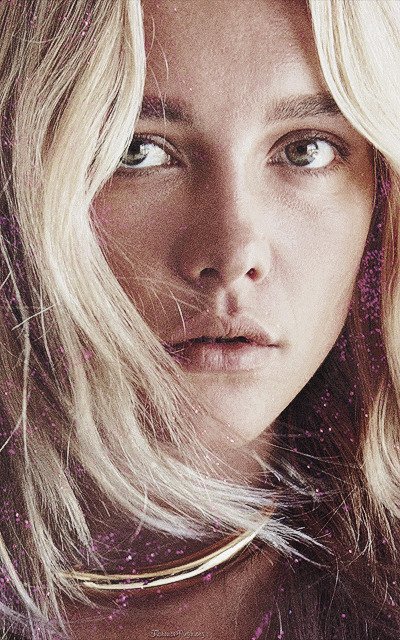 ✷  　 　 ✦ *       ⋆  ˚ 
　 ✺  *　.  ✵  　 * 
　　  .  ·  &amp; what of my spine remains
in dark incline ?
 ˚  .      * ˚ 　　 　　　　　 　　
　　  ˚  ✧　　 ✫ 　　  　
　　　 ˚  　　  　　　　·